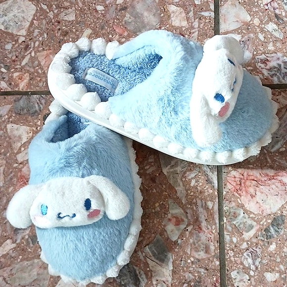 NWOT Cinnamoroll Sanrio Muti-Colored Plush Uniquely Designed Women's Slippers - Picture 9 of 11